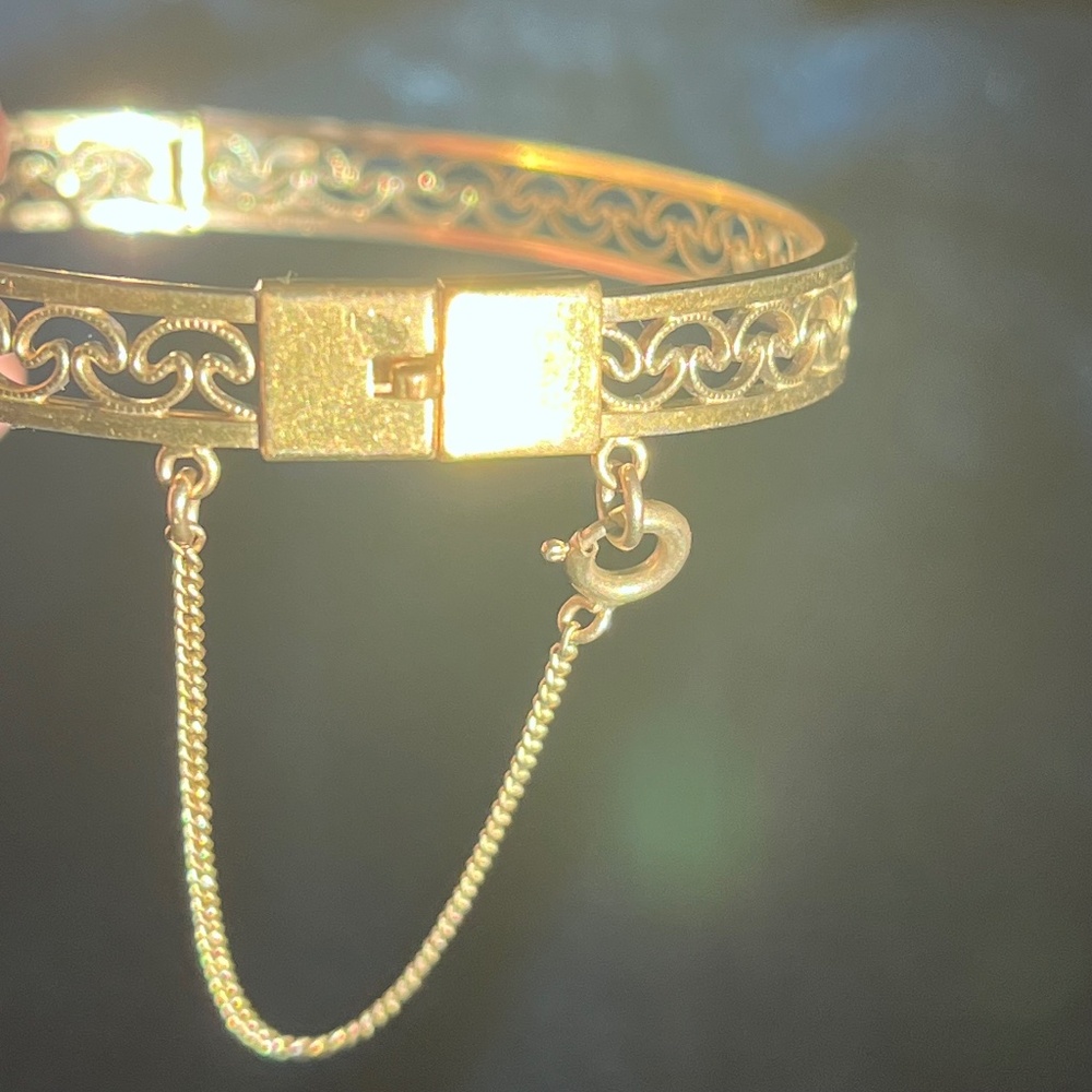 Vintage S. Winard 1/20 12K Gold Filled Hinged Bangle Bracelet with Safety Chain - Picture 2 of 8